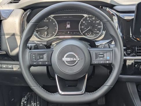 Certified 2025 Nissan Pathfinder SV w/ SV Premium Package FWD image 21