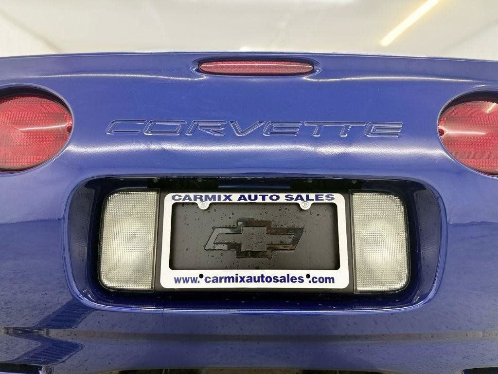 Used 2004 Chevrolet Corvette Convertible w/ Preferred Equipment Group RWD image 30