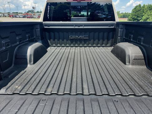 Certified 2026 GMC Sierra 1500 AT4 w/ AT4 Premium Package AWD/4WD image 14