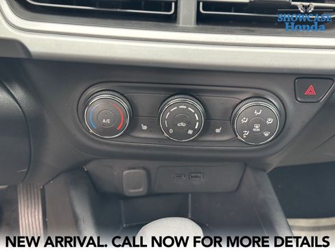 Used 2026 Chevrolet Trax RS w/ Sunroof Package image 10