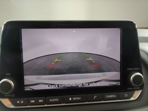 Used 2024 Nissan Rogue S FWD image 16