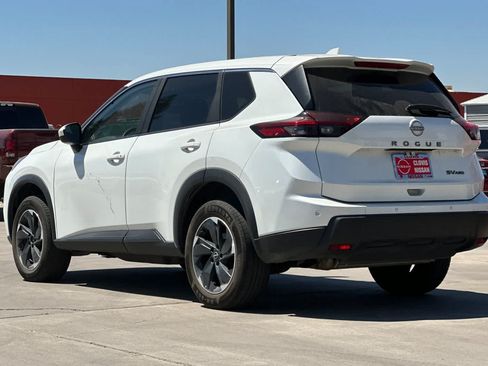 Used 2024 Nissan Rogue SV AWD/4WD image 7