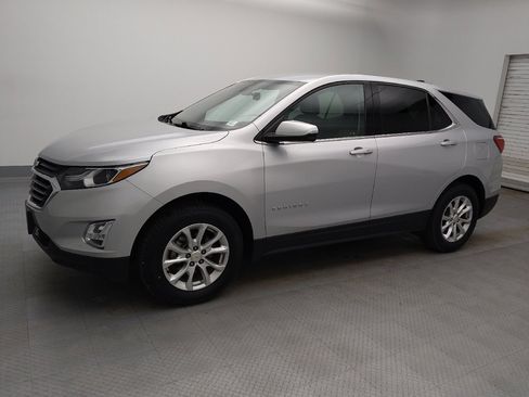 Used 2019 Chevrolet Equinox LT image 2