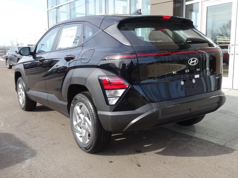 New 2026 Hyundai Kona SE AWD/4WD image 3