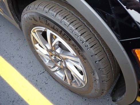 Used 2023 Lincoln Corsair AWD w/ Equipment Group 101A image 5