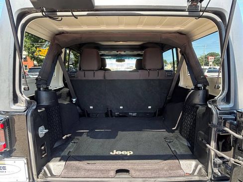 Used 2015 Jeep Wrangler Unlimited Sport w/ Quick Order Package 24S AWD/4WD image 15