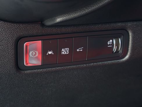 Used 2025 Chevrolet Equinox EV RS image 26