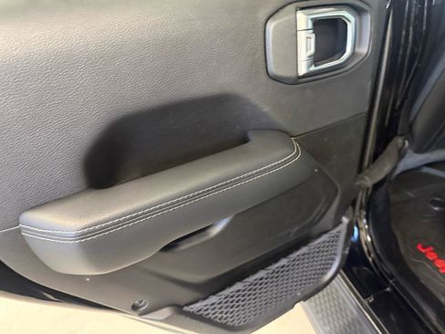 Used 2022 Jeep Wrangler Unlimited Sahara w/ Cold Weather Group image 40