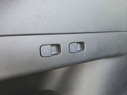 Used 2020 Tesla Model Y Long Range image 20