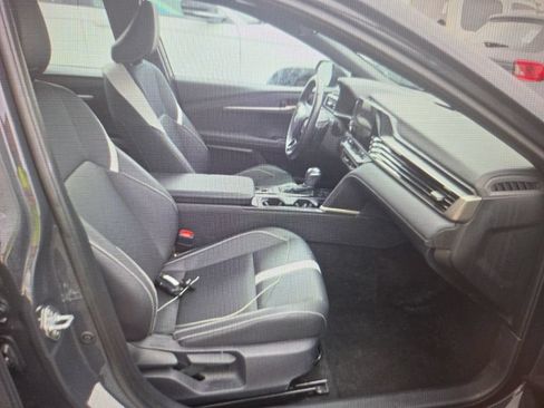 Used 2025 Toyota Camry SE FWD image 14