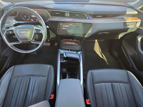 Used 2020 Audi e-tron Premium Plus image 27