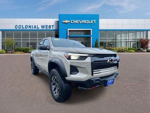 Used 2024 Chevrolet Colorado ZR2 w/ Safety Package AWD/4WD image 13