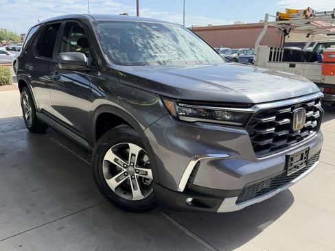 Used 2024 Honda Pilot EX-L image 6