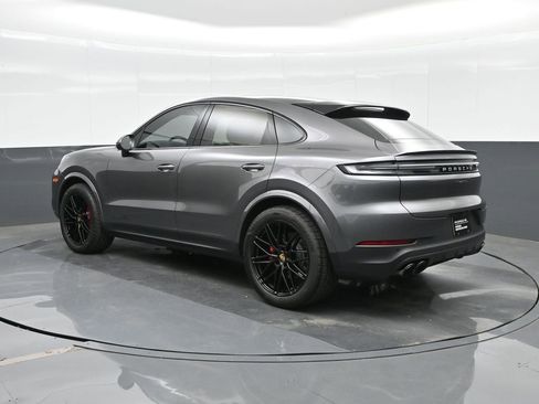 Certified 2024 Porsche Cayenne S AWD/4WD image 3