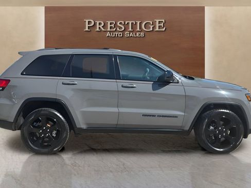 Used 2020 Jeep Grand Cherokee Laredo AWD/4WD image 21
