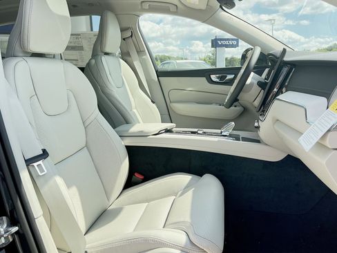 New 2026 Volvo XC60 B5 Ultra w/ Climate Package image 27