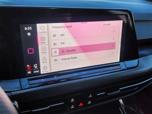 Used 2024 Volkswagen Golf R image 7