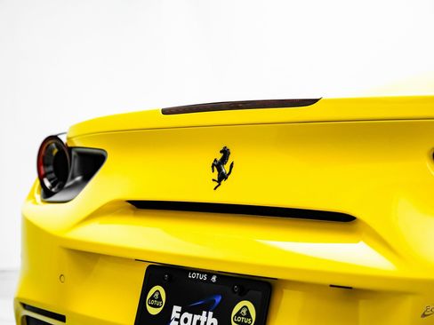 Used 2017 Ferrari 488 Spider image 47