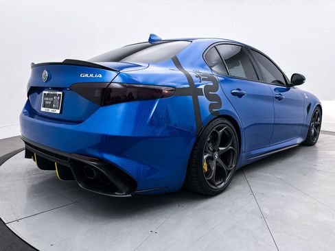 Used 2018 Alfa Romeo Giulia Quadrifoglio w/ Driver Assist Dynamic Package image 19