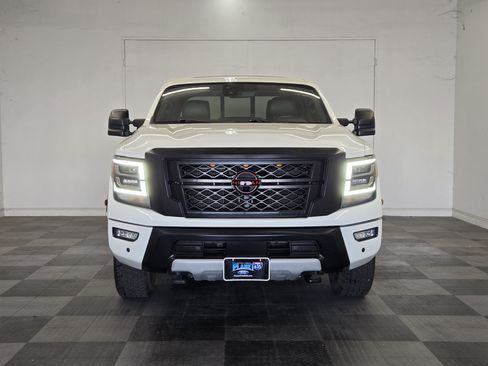 Used 2023 Nissan Titan PRO-4X w/ Pro-4x Convenience Package AWD/4WD image 3