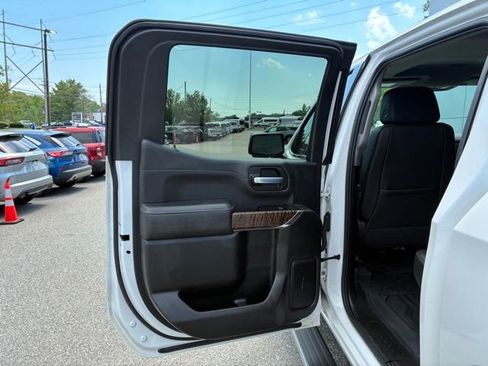 Used 2019 GMC Sierra 1500 Denali w/ Denali Ultimate Package AWD/4WD image 16