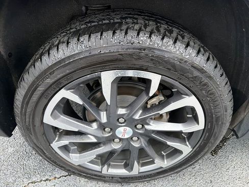 Used 2022 GMC Terrain SLT w/ Infotainment Package II image 17