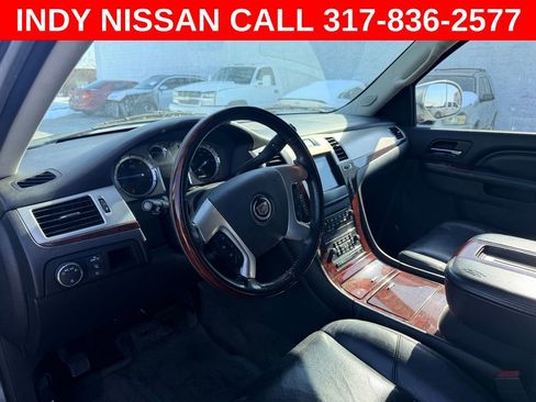 Used 2012 Cadillac Escalade ESV Luxury image 18