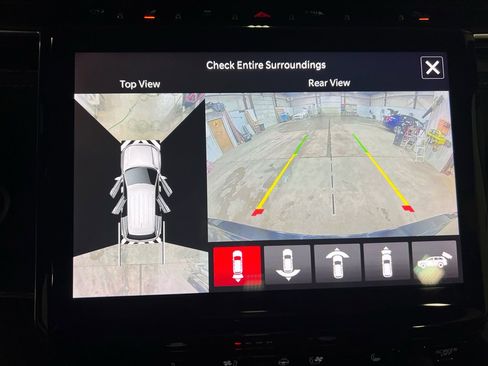 Used 2023 Jeep Grand Cherokee Overland w/ Advanced Protech Group III image 17