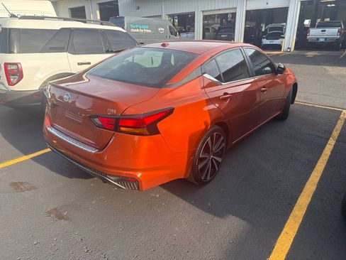 Used 2021 Nissan Altima 2.5 SR w/ SR Premium Package FWD image 8