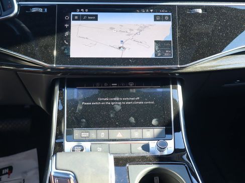 Used 2023 Audi Q7 3.0T Premium w/ Convenience Package image 9