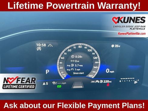 Used 2025 Volkswagen Jetta SE w/ Sunroof Package image 19