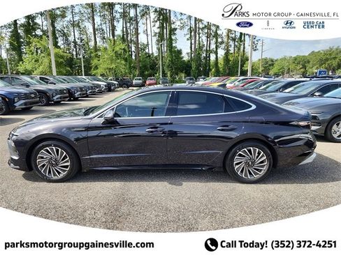 New 2025 Hyundai Sonata Limited image 5