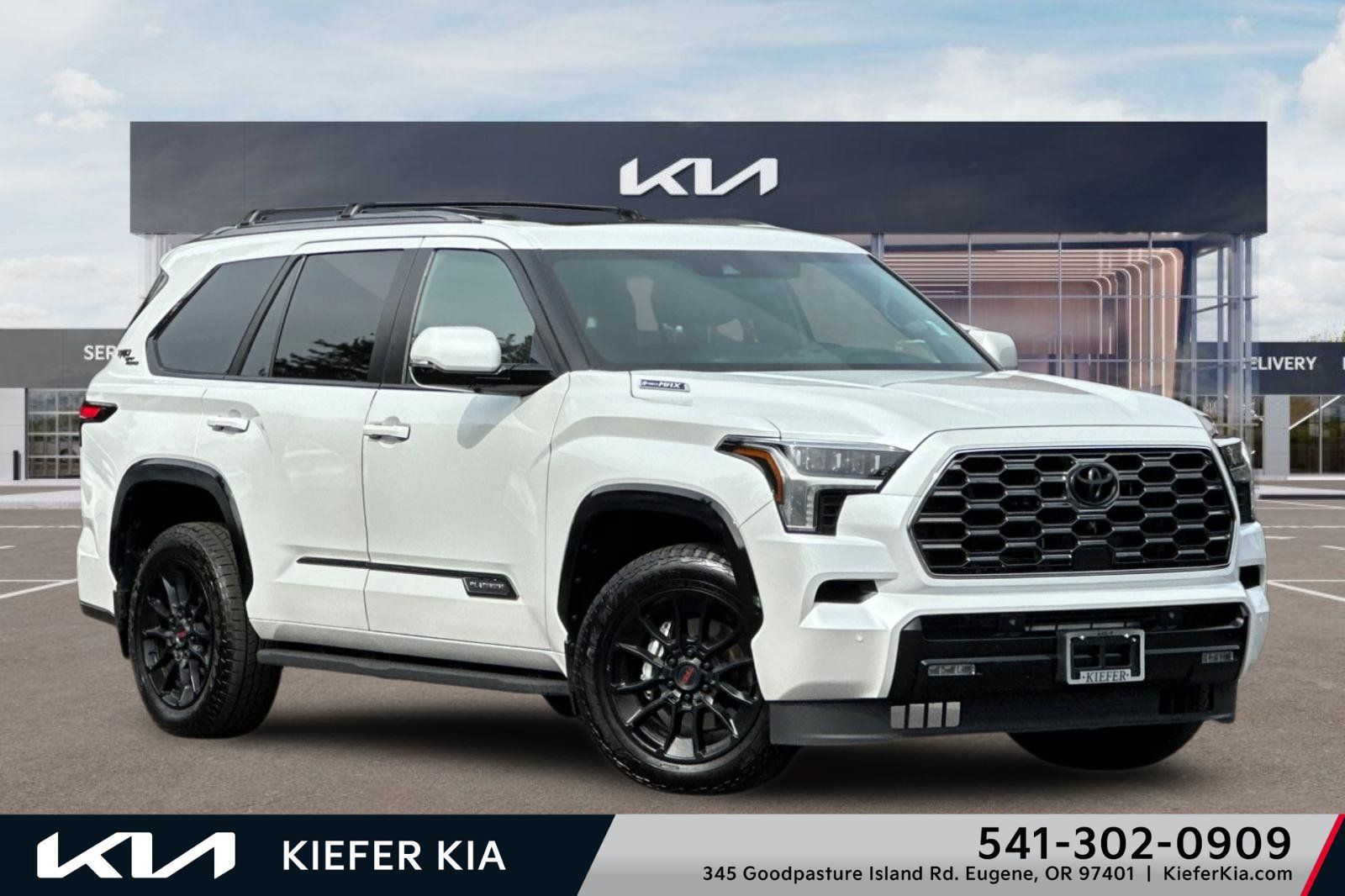 Used 2025 Toyota Sequoia Platinum AWD/4WD image 1