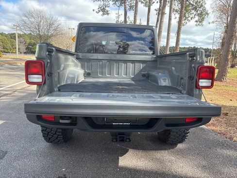Used 2023 Jeep Gladiator Sport image 20