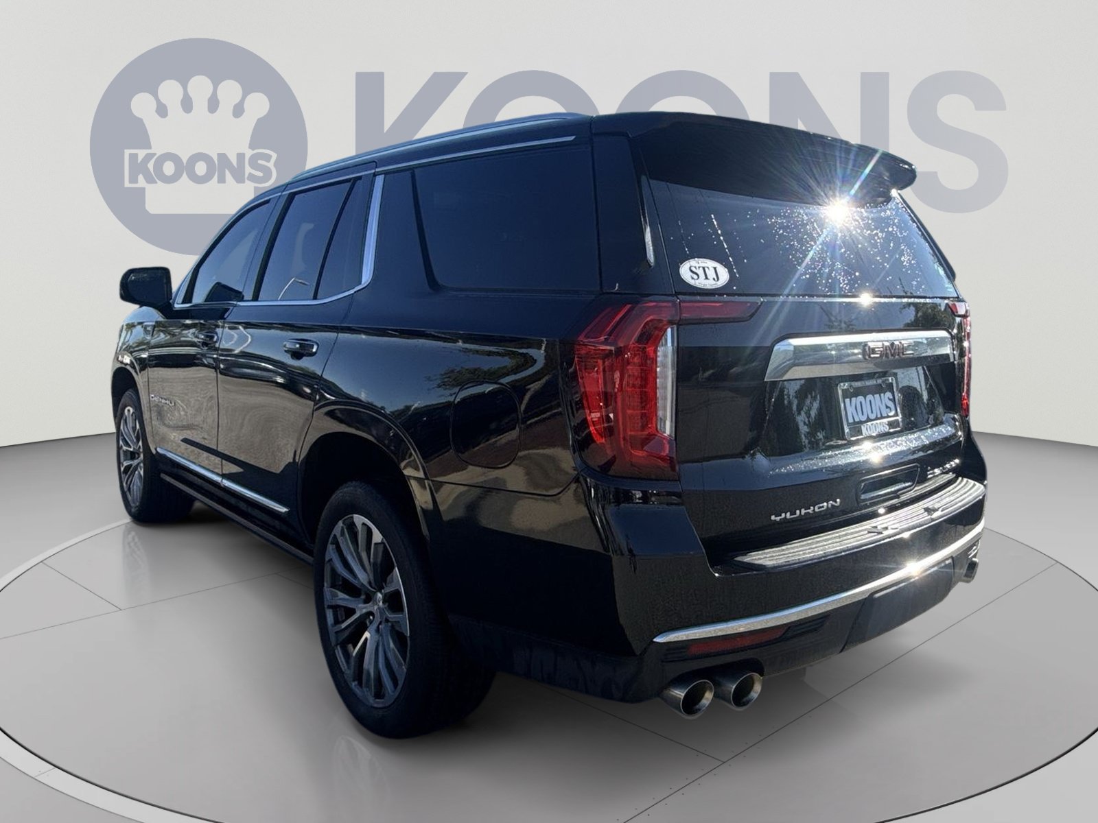 Used 2021 GMC Yukon Denali w/ Denali Premium Package AWD/4WD image 4