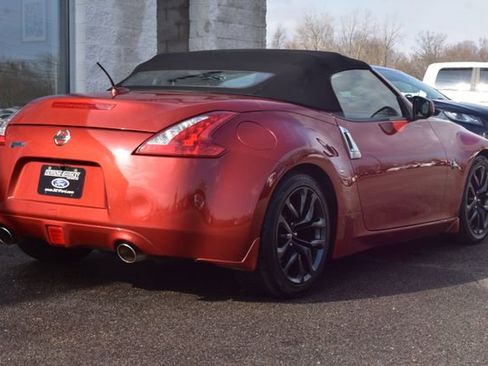 Used 2016 Nissan 370Z Roadster RWD image 15