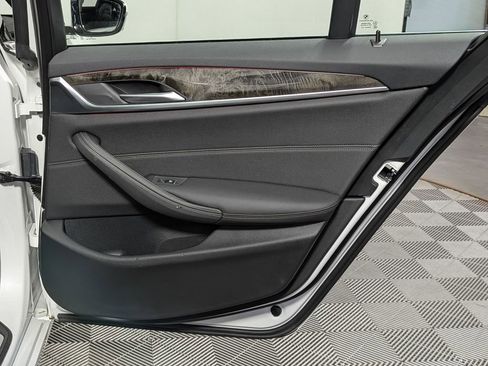 Used 2021 BMW 530i xDrive w/ Convenience Package image 40