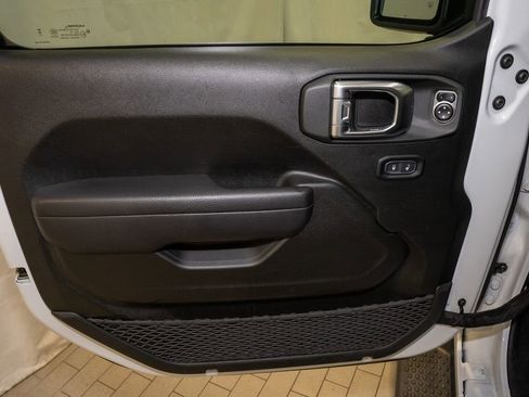 Used 2024 Jeep Wrangler Sport S image 11