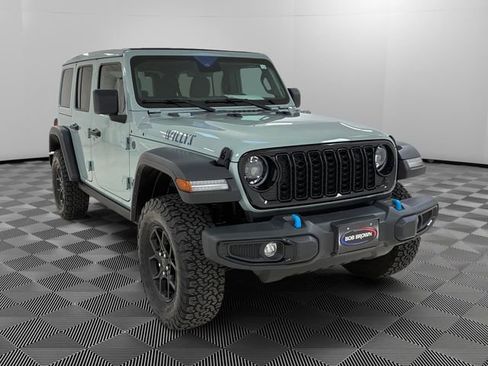 Used 2024 Jeep Wrangler Unlimited AWD/4WD image 7