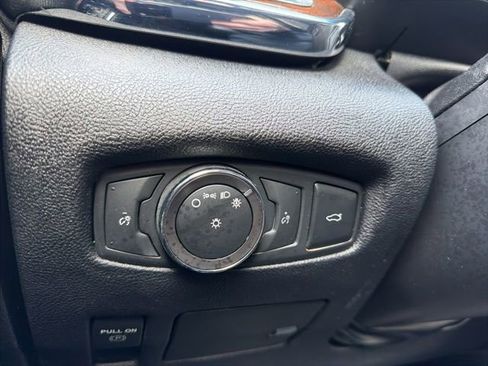 Used 2018 Lincoln Continental Select image 37