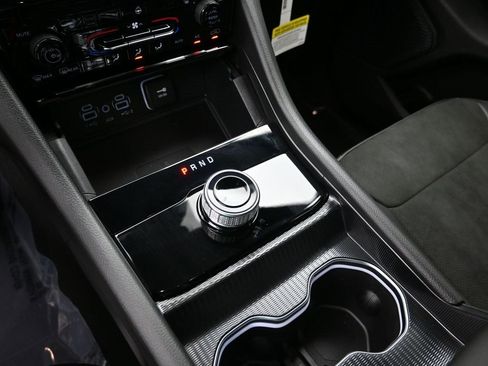 New 2025 Jeep Grand Cherokee Altitude image 18