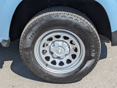 Used 2025 Chevrolet Colorado W/T image 11