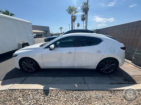 Used 2019 MAZDA MAZDA3 Hatchback w/ Preferred Package FWD image 5