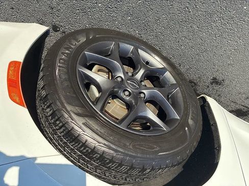 Used 2018 Chrysler Pacifica Touring-L Plus w/ S Appearance Package image 20