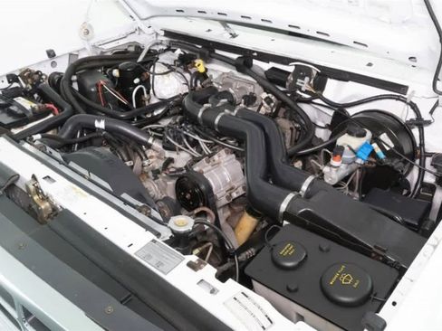 Used 1996 Ford F250 4x4 Regular Cab image 7