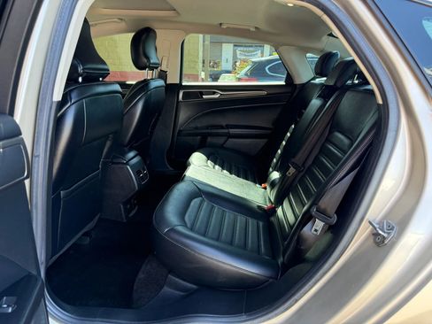 Used 2017 Ford Fusion Energi SE FWD image 20