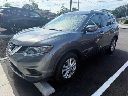 Used 2014 Nissan Rogue SV AWD/4WD image 2