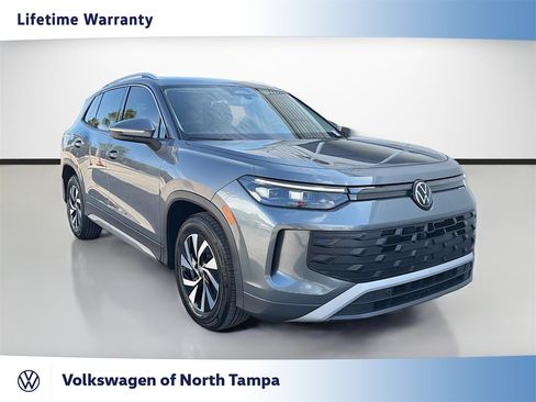 Used 2025 Volkswagen Tiguan S FWD image 1