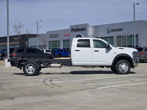 New 2026 RAM 5500 Tradesman w/ Chrome Appearance Group image 7