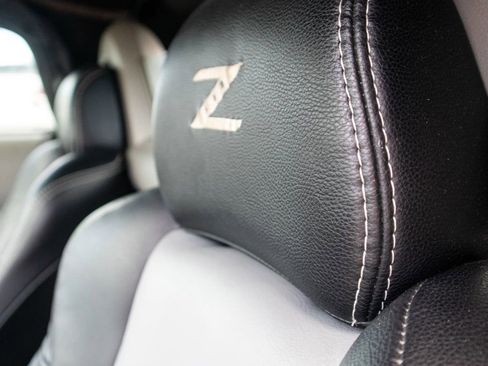 Used 2006 Nissan 350Z Touring RWD image 22
